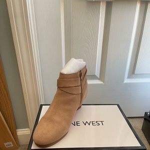 New Nine West Chestnut Suede Boots